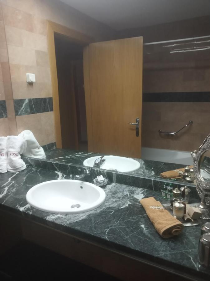 Hotel Kerala San Esteban de Pravia Kültér fotó